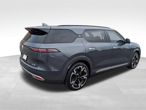 2024 VinFast VF 9 Plus