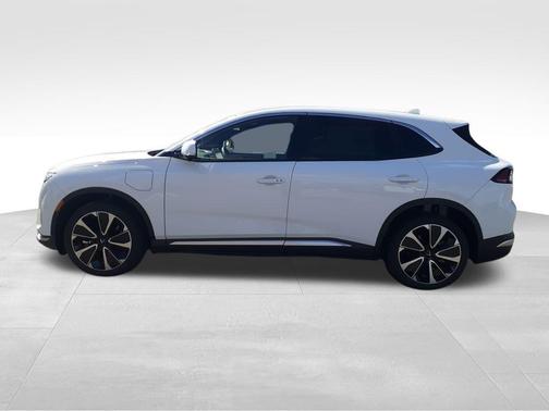 2025 VinFast VF 8 Plus