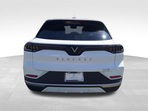 2025 VinFast VF 8 Plus