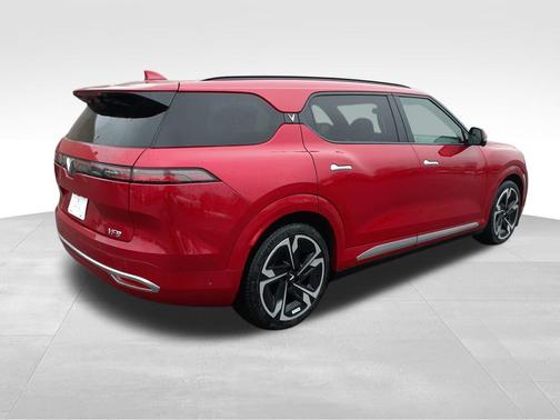 2024 VinFast VF 9 Plus