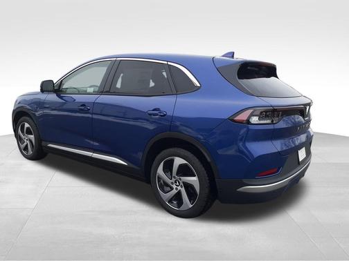 2025 VinFast VF 8 Eco