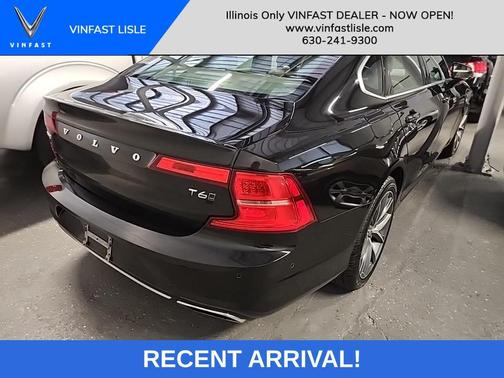 2017 Volvo S90 T6 Momentum