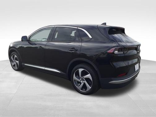 2025 VinFast VF 8 Eco