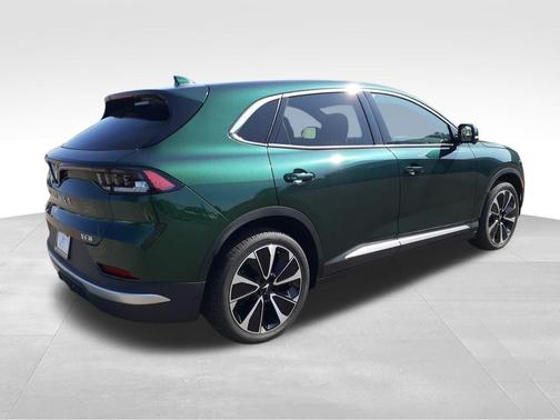 2025 VinFast VF 8 Plus