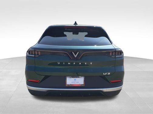 2025 VinFast VF 8 Plus