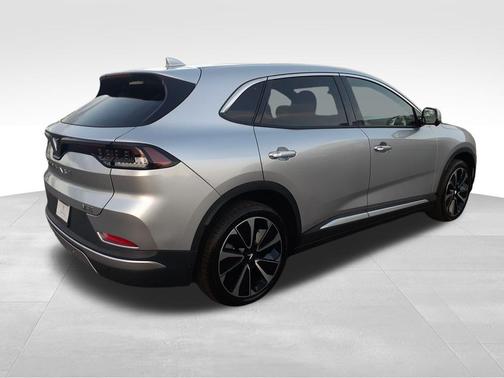 2025 VinFast VF 8 Plus