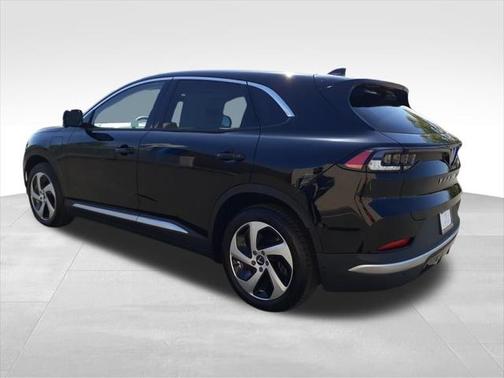2025 VinFast VF 8 Eco