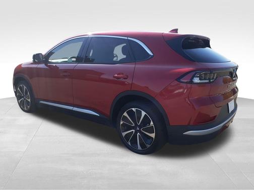 2025 VinFast VF 8 Plus