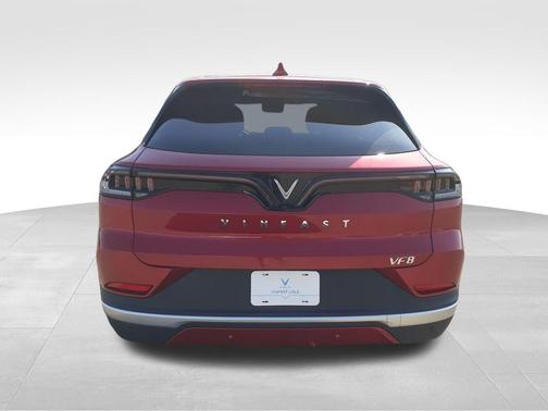 2025 VinFast VF 8 Plus