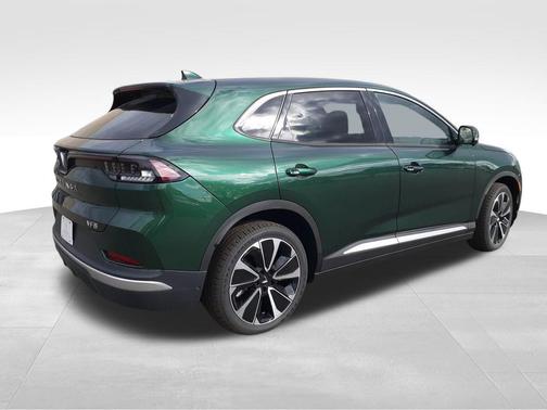 2025 VinFast VF 8 Plus