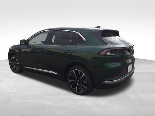 2025 VinFast VF 8 Plus