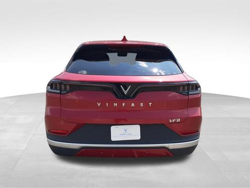 2025 VinFast VF 8 Plus
