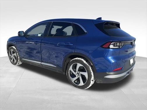 2025 VinFast VF 8 Eco
