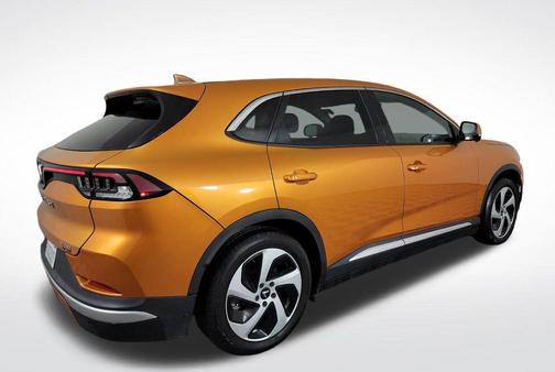 Sunset Orange Metallic 2023 VinFast VF 8 Eco