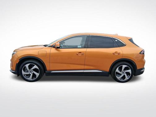Sunset Orange Metallic 2023 VinFast VF 8 Eco