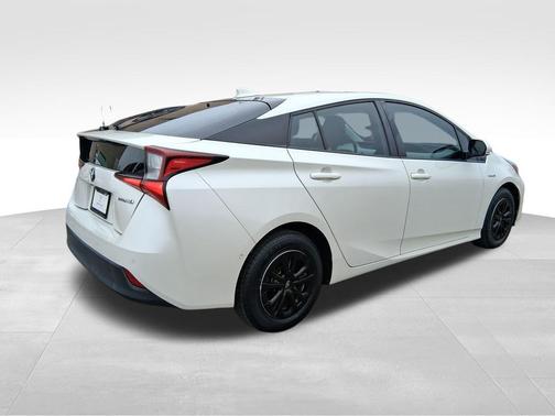 2020 Toyota Prius LE