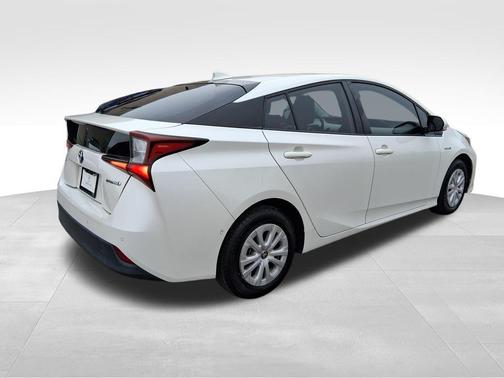 2020 Toyota Prius LE