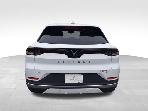 2025 VinFast VF 8 Plus