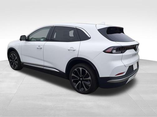 2025 VinFast VF 8 Plus