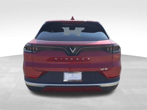 2025 VinFast VF 8 Eco