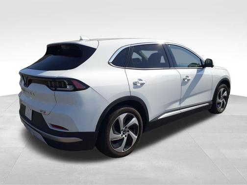 2023 VinFast VF 8 Eco