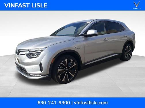 De Sat Silver Metallic 2025 VinFast VF 8 Plus