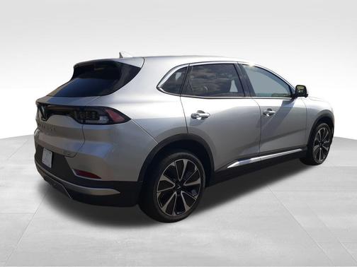 2025 VinFast VF 8 Plus