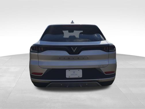 2025 VinFast VF 8 Plus