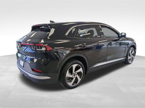 Jet Black 2025 VinFast VF 8 Eco