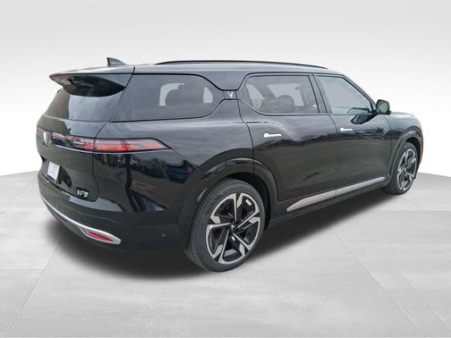 2024 VinFast VF 9 Plus