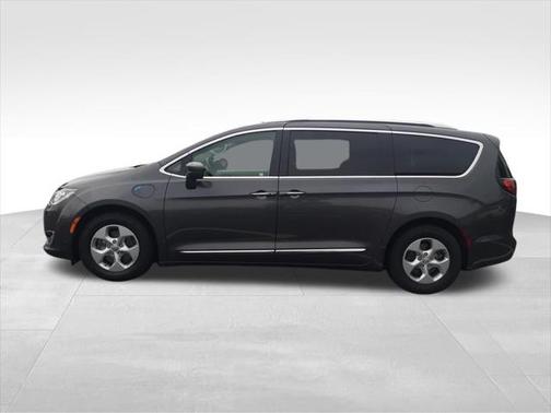 2018 Chrysler Pacifica Hybrid Touring L