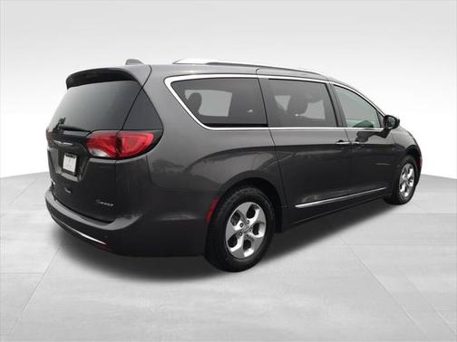 2018 Chrysler Pacifica Hybrid Touring L