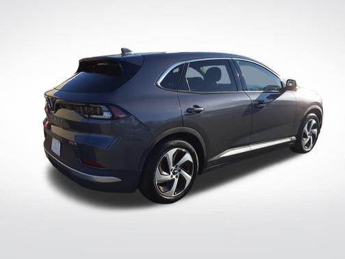 2023 VinFast VF 8 Eco