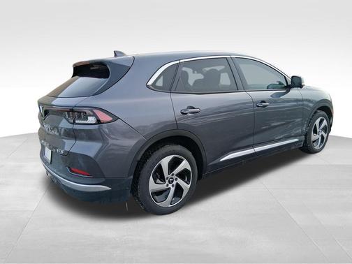 2025 VinFast VF 8 Eco