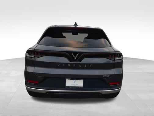 2023 VinFast VF 8 Eco