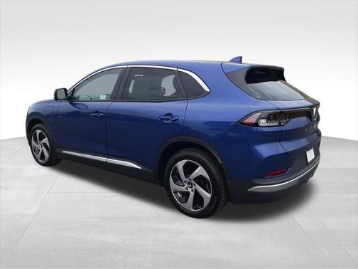 2025 VinFast VF 8 Eco
