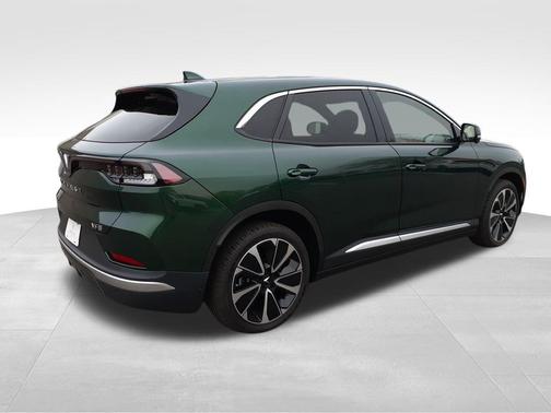 2025 VinFast VF 8 Plus