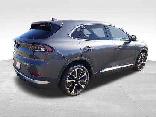 2025 VinFast VF 8 Plus