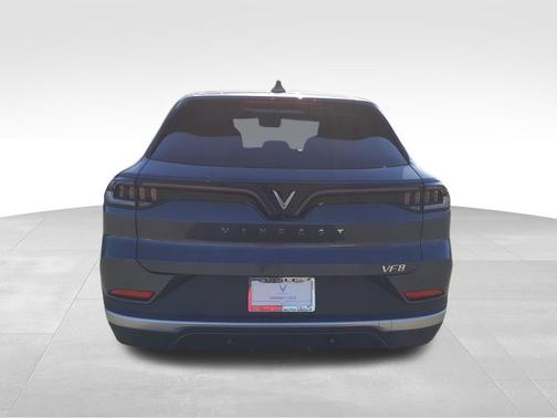 2025 VinFast VF 8 Plus