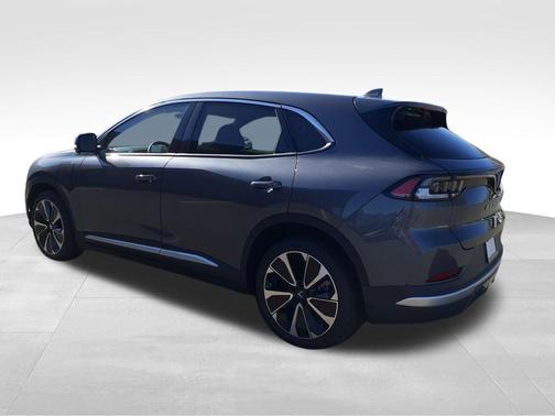 2025 VinFast VF 8 Plus