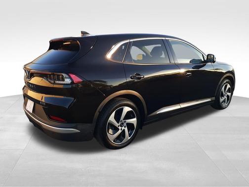 2023 VinFast VF 8 Eco