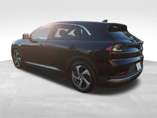 2023 VinFast VF 8 Eco