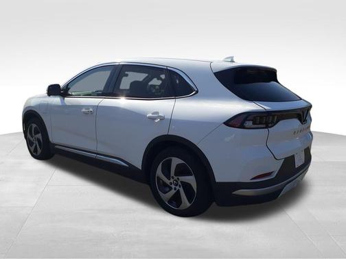 2023 VinFast VF 8 Eco