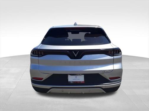 2025 VinFast VF 8 Plus