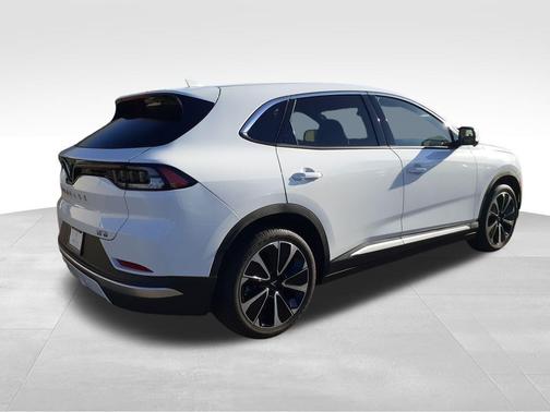 2025 VinFast VF 8 Plus