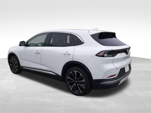 2025 VinFast VF 8 Plus