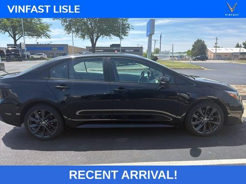 Midnight Black Metallic 2024 Toyota Corolla SE