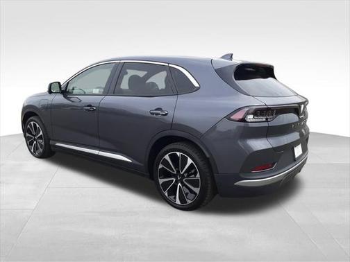 2025 VinFast VF 8 Plus