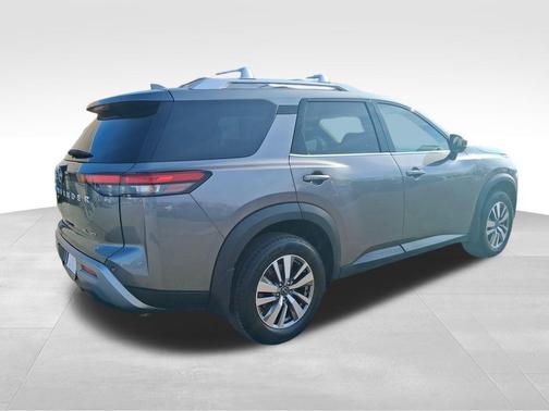 2023 Nissan Pathfinder SL 4WD