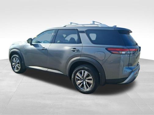 2023 Nissan Pathfinder SL 4WD